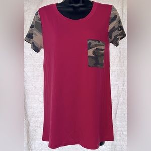 NWOT BOMBOM Hot Pink and Camo short sleeve size SMALL